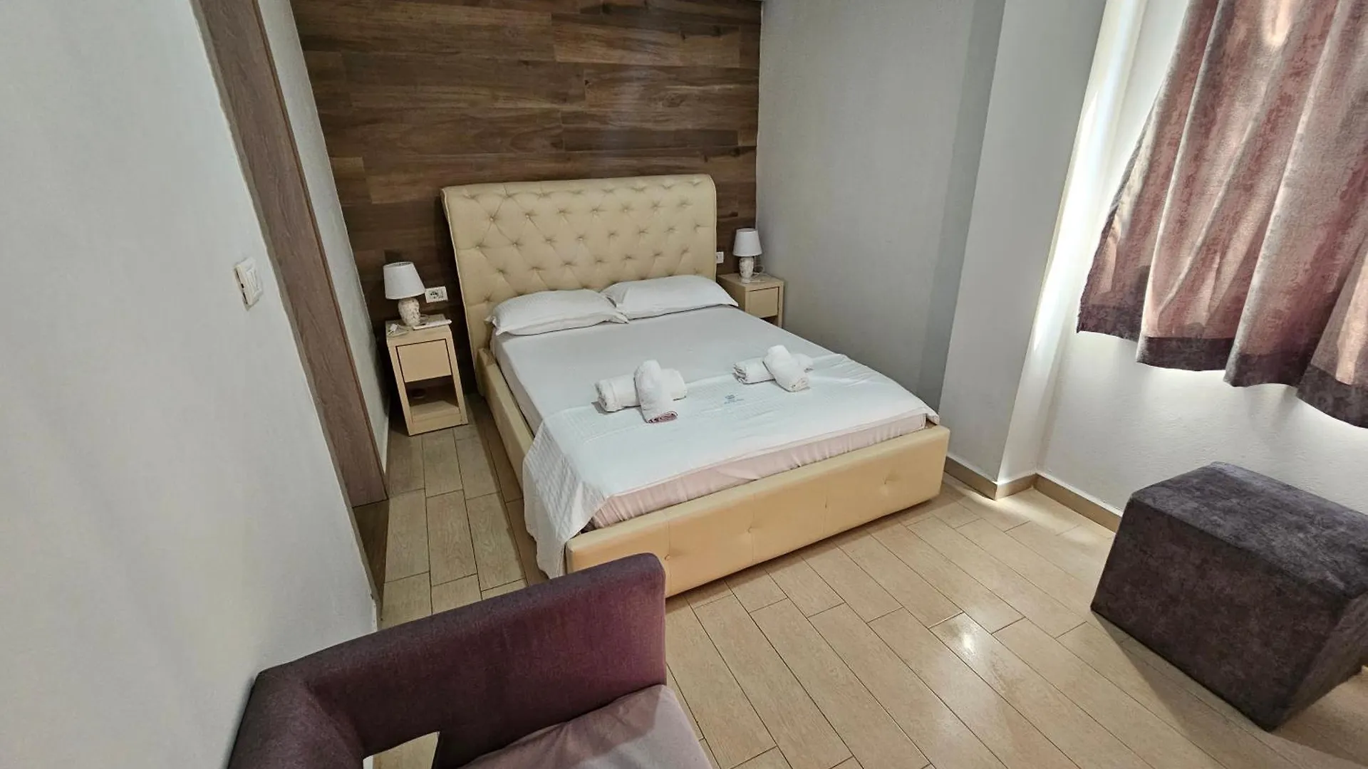 Hotel Pini Saranda 3*,  Albánia