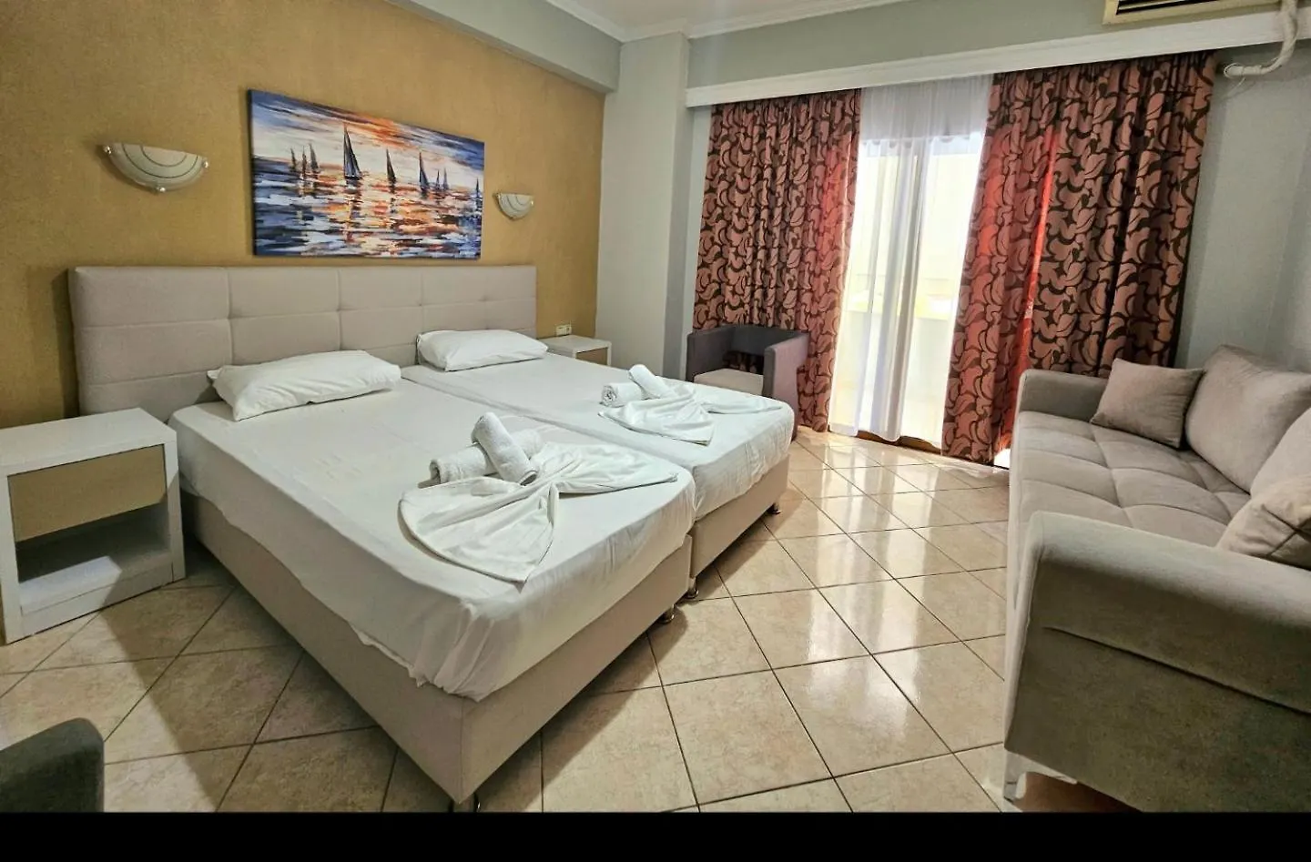 Hotel Pini Sarandë