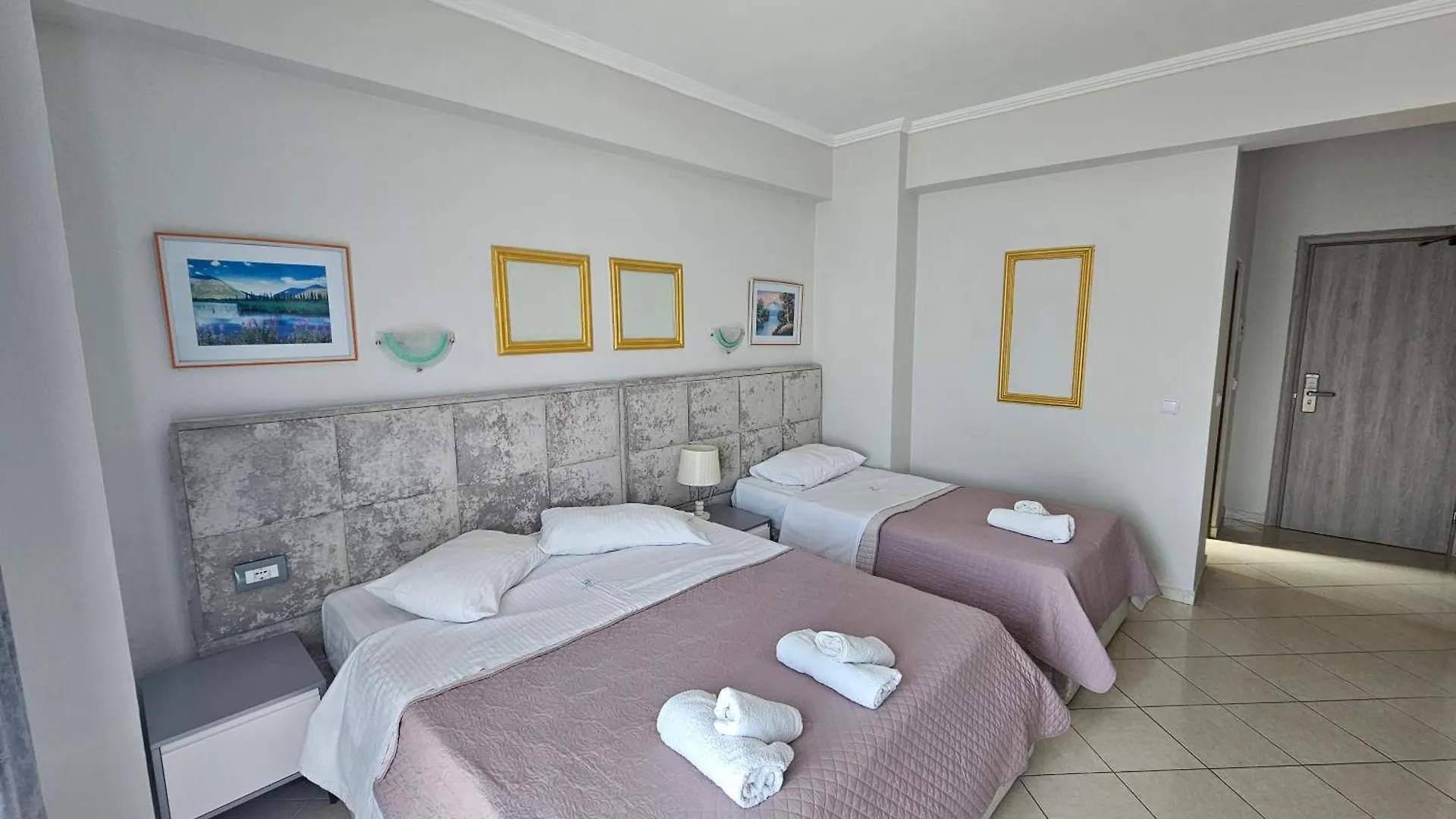 Hotel Pini Saranda Albánia