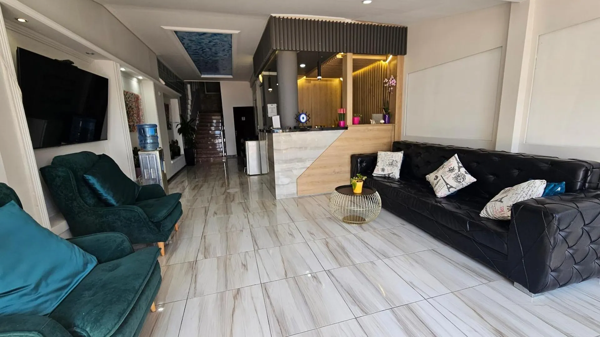 ***  Hotel Pini Σαράντα Αλβανία