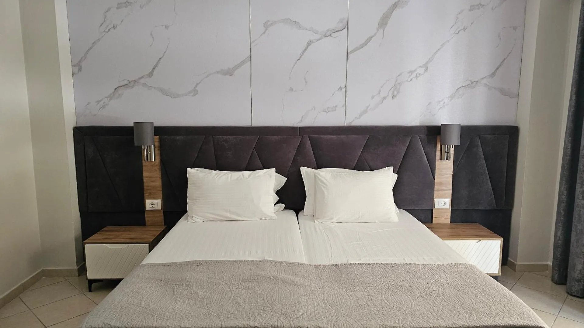 Hotel Pini Saranda