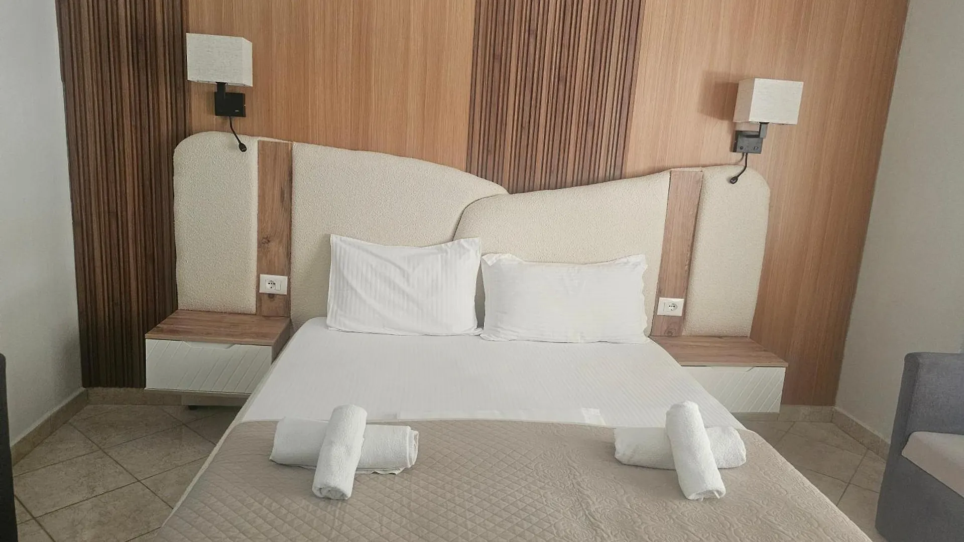 Hotel Pini Sarandë