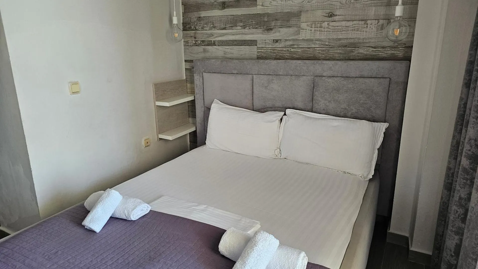 Hotel Pini Saranda