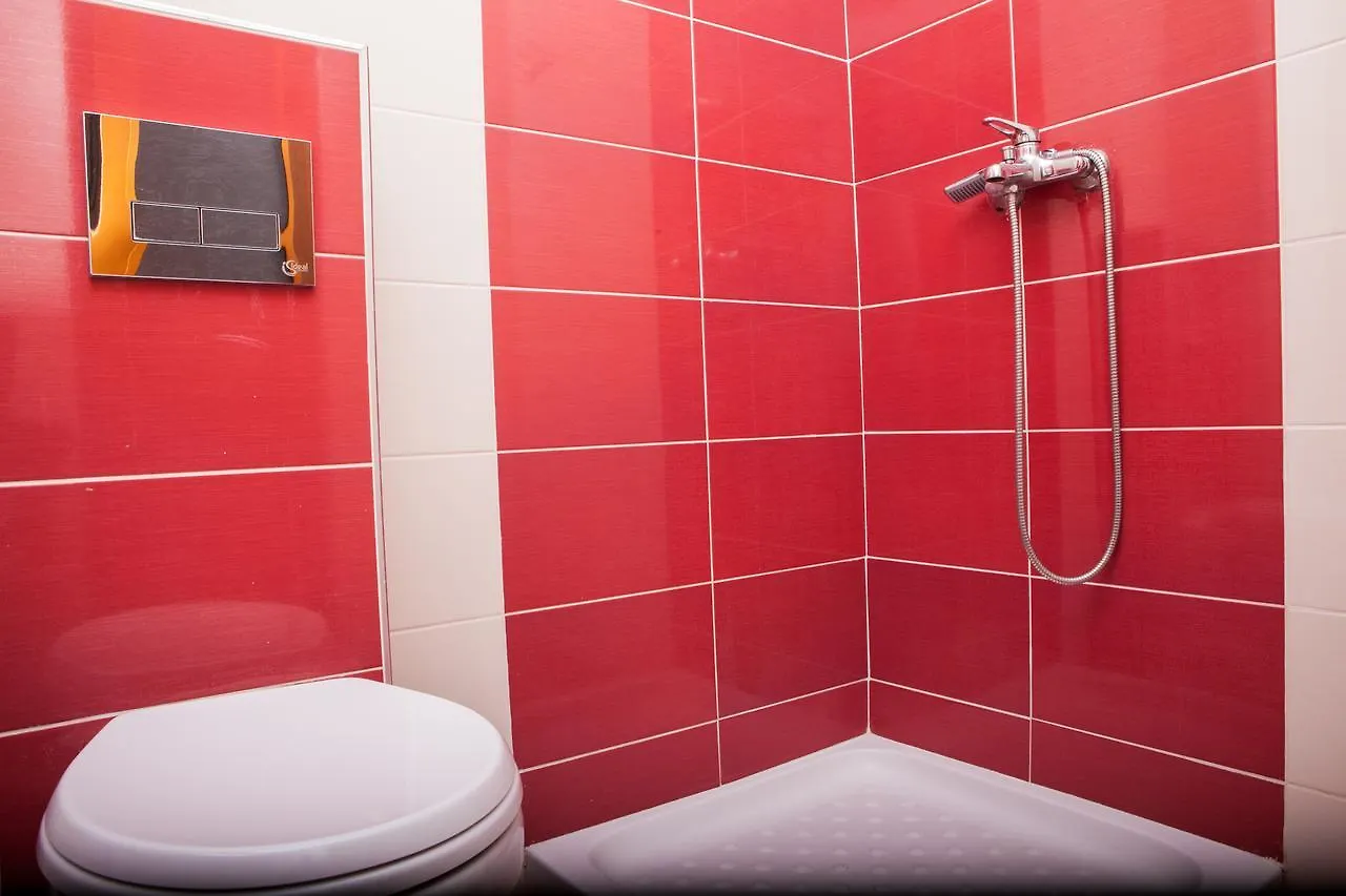 ***  Hotel Pini Σαράντα Αλβανία