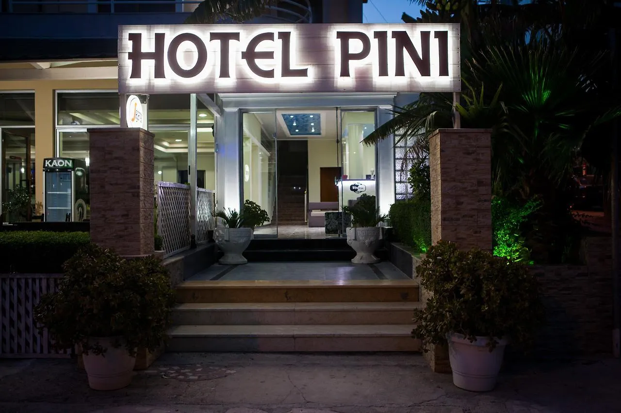 Hotel Pini Saranda