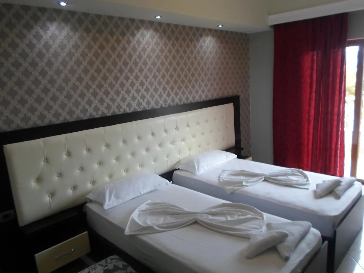 Hotel Pini Σαράντα