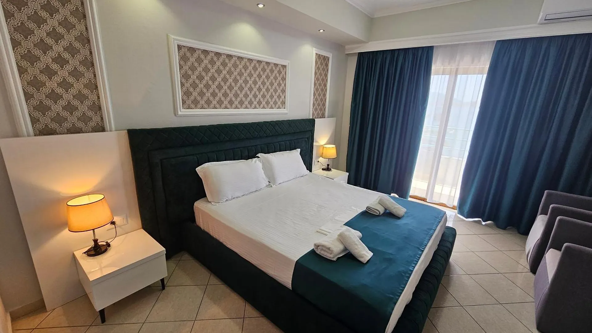 Hotel Pini Sarande